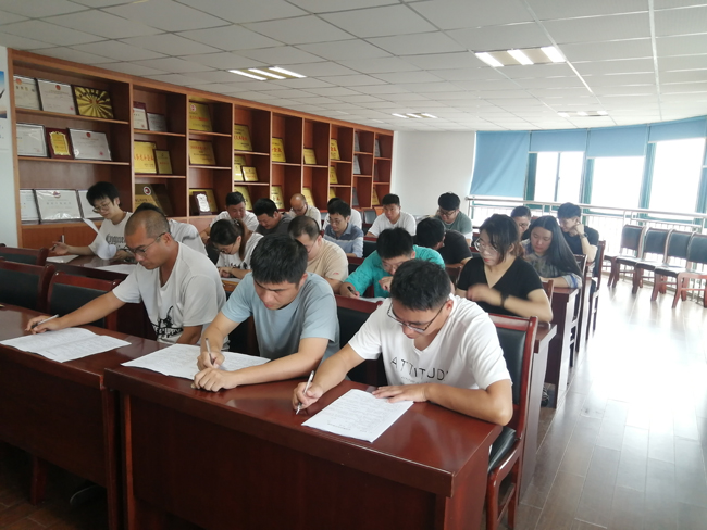 以考促學(xué)、以學(xué)促廉