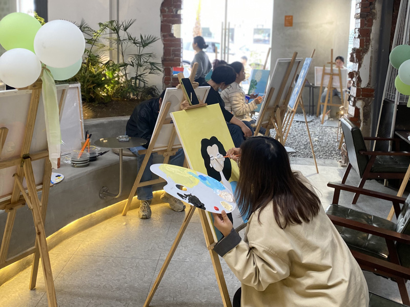 三八節(jié)油畫活動 (4)